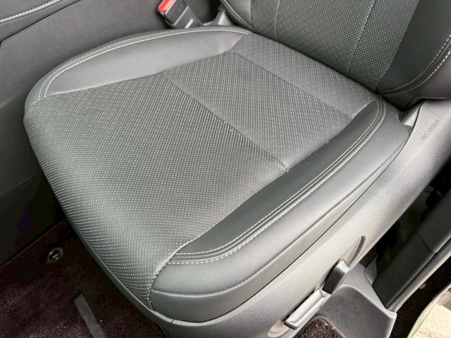 ヴェルファイアハイブリッド Ｚ　プレミア　左右独立ムーンルーフ　ユニバーサルステップ　トヨタチームメイト　純正１４インチナビ　パノラミックビューモニター　ヘッドアップディスプレイ　両側パワースライドドア　純正１９インチＡＷ　ＥＴＣ２．０（57枚目）