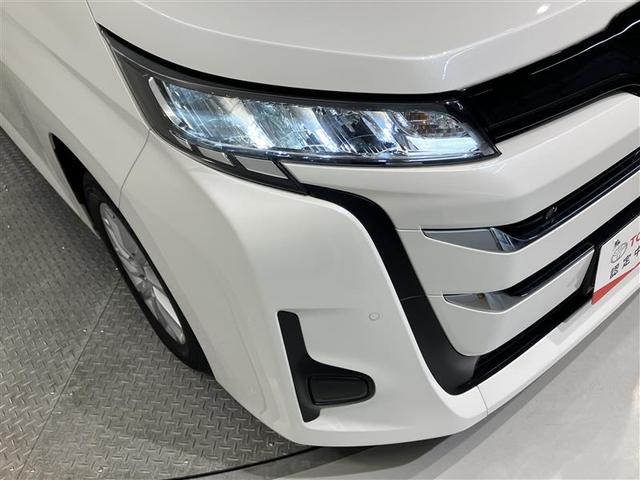 ノア ハイブリッドＧ　ナビ＆ＴＶ　Ｗエアコン　カラーバックモニター　アルミホイール　盗難防止装置　クルコン　キーレス　スマートキ－　フルセグテレビ　両側電動ドア　ＬＥＤライト　ＴＳＳ　オートエアコン　ＤＶＤ再生　３列シート（10枚目）