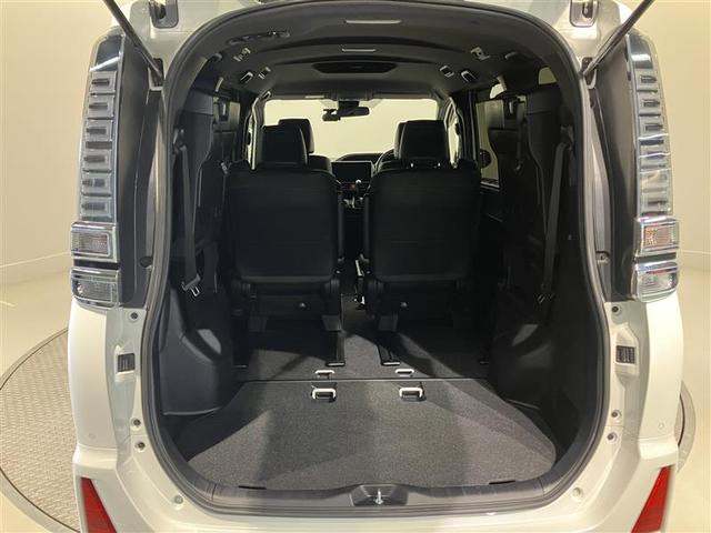 ヴォクシー ＺＳ　煌ＩＩＩ　プリクラッシュ　スマートキ　横滑り防止装置　ナビＴＶ　アルミ　三列シート　ＷＡＣ　オートエアコン　キーレス　ＥＴＣ装備　パワステ　メモリナビ　クルコン　ＬＥＤヘッドライト　ＡＢＳ　ＡＵＸ　１オーナー車（32枚目）