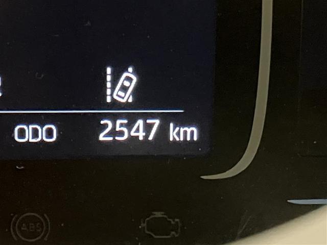 アクア X 踏み間違い防止 100V イモビ ナビ LEDヘッドライト スマートキー 横滑り防止機能 キーレスエントリー オートクルーズ オートエアコン 元試乗車 ETC カーテンエアバッグ DVD再生 ABS(12枚目)