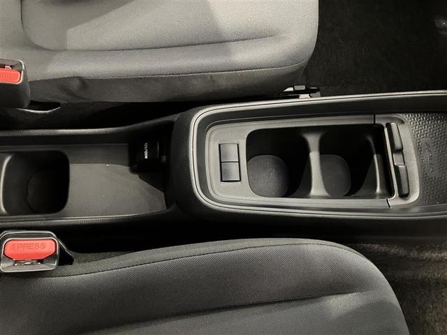 アクア X 踏み間違い防止 100V イモビ ナビ LEDヘッドライト スマートキー 横滑り防止機能 キーレスエントリー オートクルーズ オートエアコン 元試乗車 ETC カーテンエアバッグ DVD再生 ABS(21枚目)