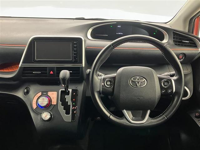 シエンタ G ナビ・TV スマートキープッシュスタート 1オ-ナ- リアカメラ ワンセグテレビ フルオートエアコン パワーウィンド ETC 運転席エアバック パワステ キーフリーシステム ABS 3列 両側自動D(5枚目)