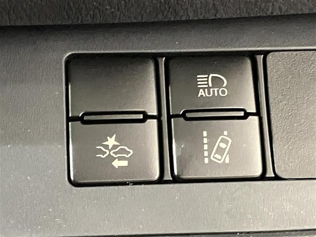 シエンタ G ナビ・TV スマートキープッシュスタート 1オ-ナ- リアカメラ ワンセグテレビ フルオートエアコン パワーウィンド ETC 運転席エアバック パワステ キーフリーシステム ABS 3列 両側自動D(28枚目)