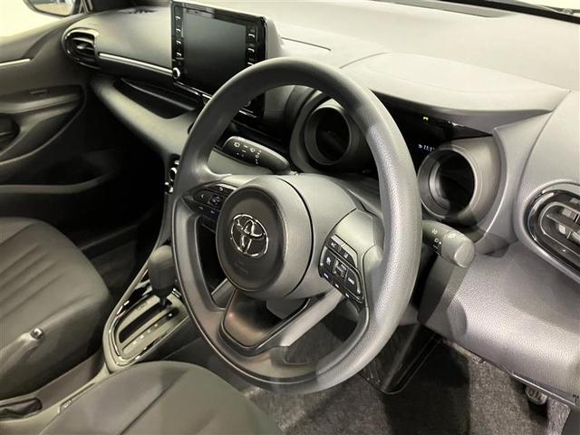 ヤリス ハイブリッドＧ　ＬＥＤライト　フルセグＴＶ　サイドエアバッグ　スマートキ　Ｂモニター　ＥＴＣ車載器　横滑り防止装置　クルコン　パワステ　メモリーナビゲーション　キーフリー　オートエアコン　ナビ＆ＴＶ　ＤＶＤ　ＡＢＳ（13枚目）