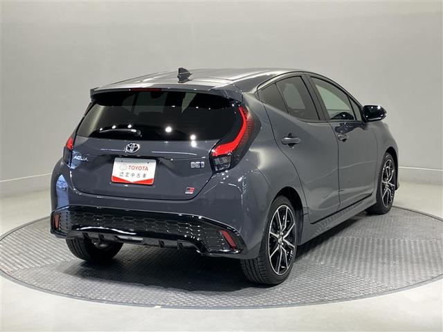 アクア ＧＲスポーツ　スマートキー＆プッシュスタート　ＬＥＤライト　衝突軽減ブレーキ　地デジ　ワンオーナー車　クルコン　メモリナビ　横滑り防止装置　オートエアコン　キーレス　ＥＴＣ　アルミホイール　Ｗエアバッグ　ＡＢＳ（4枚目）
