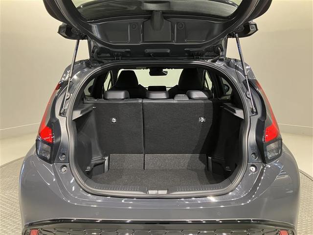 アクア ＧＲスポーツ　スマートキー＆プッシュスタート　ＬＥＤライト　衝突軽減ブレーキ　地デジ　ワンオーナー車　クルコン　メモリナビ　横滑り防止装置　オートエアコン　キーレス　ＥＴＣ　アルミホイール　Ｗエアバッグ　ＡＢＳ（11枚目）