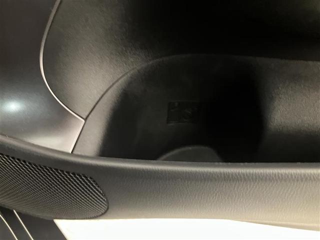 アクア ＧＲスポーツ　スマートキー＆プッシュスタート　ＬＥＤライト　衝突軽減ブレーキ　地デジ　ワンオーナー車　クルコン　メモリナビ　横滑り防止装置　オートエアコン　キーレス　ＥＴＣ　アルミホイール　Ｗエアバッグ　ＡＢＳ（32枚目）