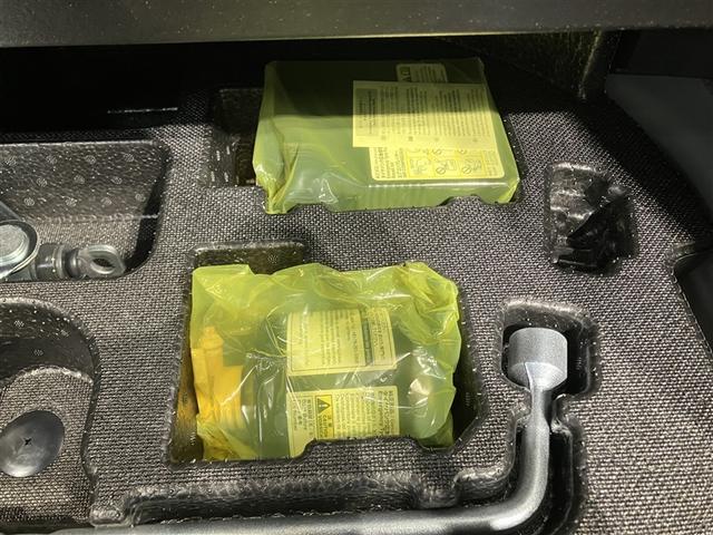 ＲＡＶ４ ハイブリッドアドベンチャー　ＬＥＤヘッドライト　エアバッグ　ＡＢＳ　衝突軽減システム　クルーズコントロール　アルミホイール　横滑り防止　ワンオ－ナ－　キーレス　メモリーナビ　スマートキー　４ＷＤ　ナビ　オートエアコン　リアカメラ（36枚目）