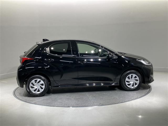 ヤリス ハイブリッドG LEDライト フルセグTV サイドエアバッグ スマートキ Bモニター ETC車載器 横滑り防止装置 クルコン パワステ キーフリー オートエアコン ABS Wエアバック TV パワーウィンドウ(3枚目)