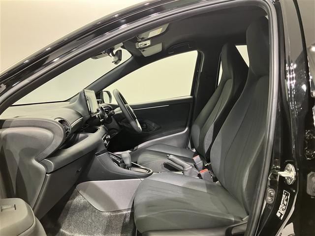 ヤリス ハイブリッドG LEDライト フルセグTV サイドエアバッグ スマートキ Bモニター ETC車載器 横滑り防止装置 クルコン パワステ キーフリー オートエアコン ABS Wエアバック TV パワーウィンドウ(6枚目)