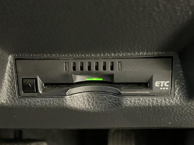 ヤリス ハイブリッドG LEDライト フルセグTV サイドエアバッグ スマートキ Bモニター ETC車載器 横滑り防止装置 クルコン パワステ キーフリー オートエアコン ABS Wエアバック TV パワーウィンドウ(25枚目)