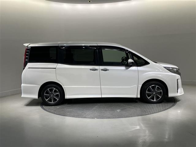 ノア Ｓｉ　ダブルバイビーＩＩ　横滑防止装置　ＰＣＳ　スマートキ－　Ｗエアコン　Ｂモニター　フルセグテレビ　ＥＴＣ付き　オートエアコン　ＰＳ　クルーズＣ　ナビ＆ＴＶ　ＰＷ　ワンオーナ　ＬＥＤヘッド　ＡＢＳ　３列シート　メモリナビ（3枚目）