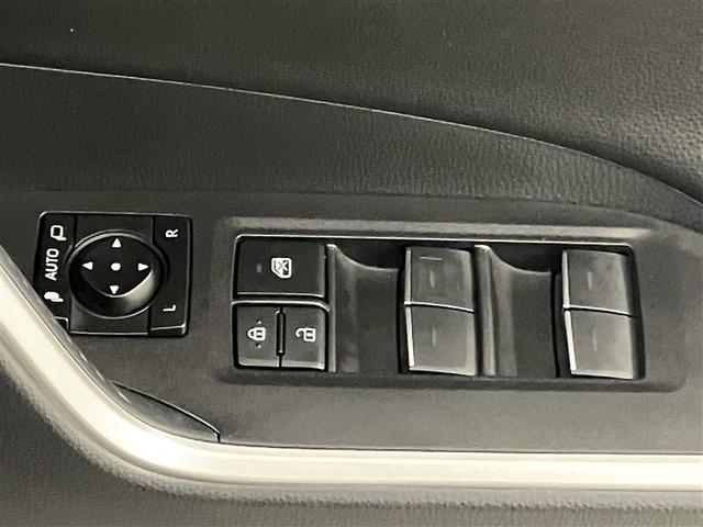 ＲＡＶ４ ハイブリッドＧ　衝突被害軽減装置　ワンオーナ－　バックモニター　地デジＴＶ　ＬＥＤヘッドライト　スマキー　電動シ－ト　ＡＷＤ　ＴＶナビ　パワステ　横滑り防止装置　クルコン　ＡＡＣ　カーテンエアバック　エアバッグ　ＡＷ（32枚目）