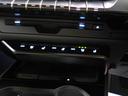 運転席と助手席にはシートヒーターが付いてます。