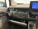ハイブリッドＧ　サポカー　地デジテレビ　クルーズコントロール　Ｗ電動ドア　ＬＥＤ　ＤＶＤ　ＶＳＣ　ＥＴＣ　ＴＶ　キーフリー　３列シート　１オーナー　アイドリングストップ　イモビライザー　スマートキー＆プッシュスタート（22枚目）