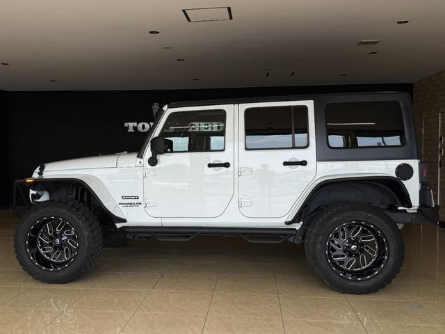 ジープ・ラングラーアンリミテッド スポーツ　ＣＡＬＩマッドスターフルカスタム　ＦＵＥＬ２０ＡＷ　ＢＡＤフェイスグリル　ＳＰＩＤＥＲスチールバンパー　Ｐａｒａｍｏｕｎｔスチールリアバンパー　リフトアップ　３５インチタイヤ　サイドステップ　ＬＥＤライトバー　ＬＥＤヘッドライト　正規ディーラー車輛（68枚目）