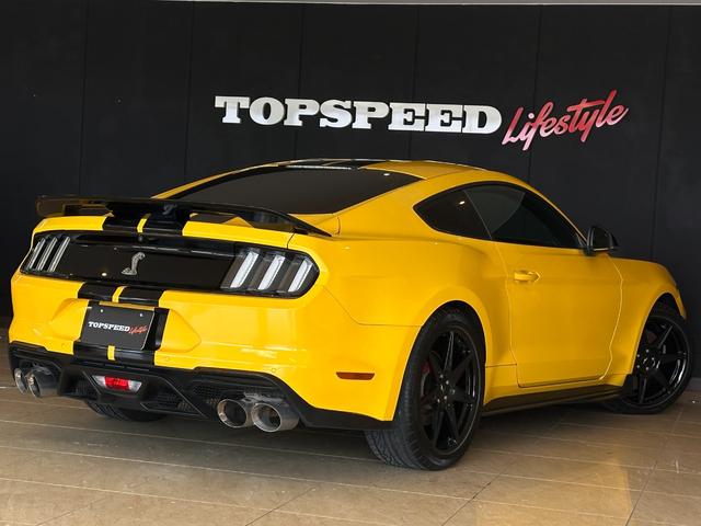 マスタング ５０イヤーズ　エディション　ＧＴ５００　ＳＨＥＬＢＹ　ＳＴＹＬＥ　限定３５０台　トリプルイエロー　ベンチレーション　シートヒーター　バックカメラ　ディスプレイオーディオ　ブラックストライプ　ＥＴＣ　ドライブレコーダー（8枚目）