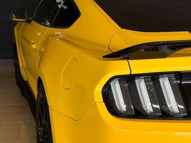 マスタング ５０イヤーズ　エディション　ＧＴ５００　ＳＨＥＬＢＹ　ＳＴＹＬＥ　限定３５０台　トリプルイエロー　ベンチレーション　シートヒーター　バックカメラ　ディスプレイオーディオ　ブラックストライプ　ＥＴＣ　ドライブレコーダー（63枚目）