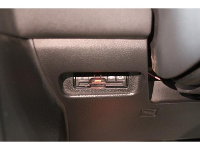 エクストレイル ２０ＧＴ　Ｔ３１後期型ｘ６速マニュアルｘ新品黒革調シートカバーｘナビＴＶｘバックカメラｘＥＴＣｘ純正１８ＡＷｘインテリジェントキーｘキセノンヘッドライトｘ２色切替ＬＥＤフォグｘクルコンｘディーゼルターボｘ４ＷＤ（17枚目）