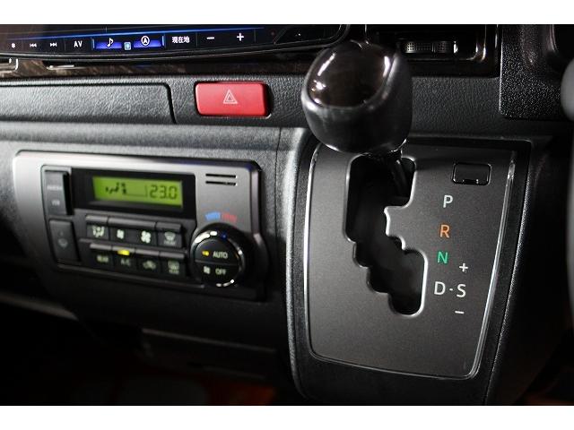 ハイエースバン スーパーＧＬ　ダークプライムＩＩ　７型ｘ４ＷＤｘセ－フティセンスｘインテリジェントクリアランスソナーｘモデリスタエアロｘ純正１５ＡＷｘアルパイン１１インチナビｘパノラミックビューモニタｘデジタルインナーミラーｘハーフレザーｘ両側電動（14枚目）