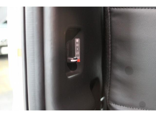 ハイエースバン スーパーＧＬ　ダークプライムＩＩ　７型ｘ４ＷＤｘセ－フティセンスｘＴＲＤフロントスポイラーｘマッドフラップｘ１５ＡＷｘインテリジェントクリアランスソナ－ｘ両側電動スライドｘハ－フレザ－ｘ純正ナビＴＶｘパノラミックビュ－モニタ－ｘＥＴＣ（31枚目）