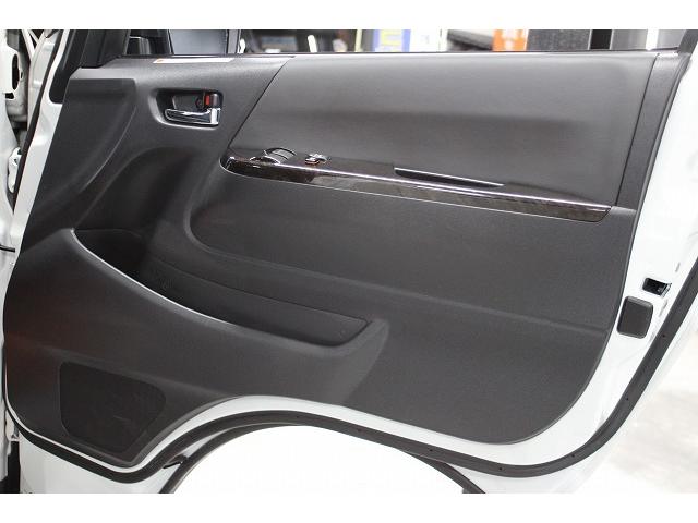 ハイエースバン スーパーＧＬ　ダークプライムＩＩ　７型ｘ４ＷＤｘセ－フティセンスｘＴＲＤフロントスポイラーｘマッドフラップｘ１５ＡＷｘインテリジェントクリアランスソナ－ｘ両側電動スライドｘハ－フレザ－ｘ純正ナビＴＶｘパノラミックビュ－モニタ－ｘＥＴＣ（33枚目）