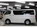 当店の展示場は、屋根があり、悪天候時でも、ごゆっくりと現車を確認できますので、是非一度現車を見にご来店下さい!ボディ傷や凹みが分かりやすい室内でも、ここまで綺麗な理由は、独自ルートの仕入れだからです!