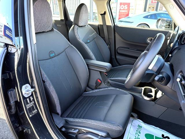ＭＩＮＩ クーパーＣ　クラシック・トリム　純正ナビ　Ａｐｐｌｅ　Ｃａｒ　Ｐｌａｙ　Ｂｌｕｅｔｏｏｔｈ接続　バックカメラ　ＥＴＣ　純正前後ドライブレコーダー　ハーフレザーシート　シートヒーター　ステアリングヒーター　ＨＵＤ　ワイヤレスチャージ（10枚目）