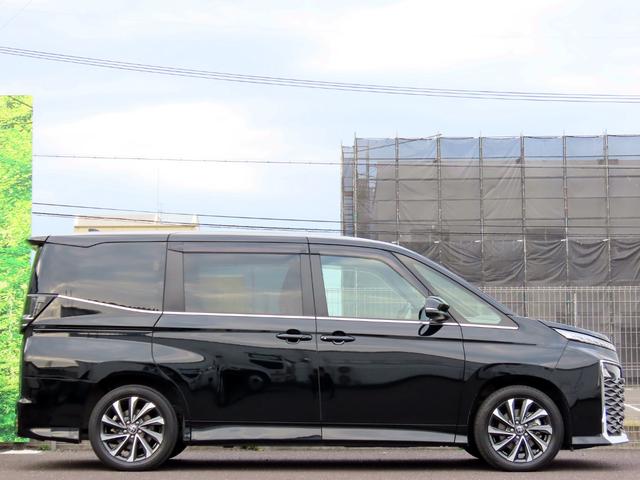 ヴォクシー ハイブリッドＳ－Ｚ　衝突軽減ブレーキ　ＬＤＡ　ＢＳＭ　ＡＣＣ　クリアランスソナー　ナビ（Ｔコネクト再登録でＲ１１年２月まで地図使用可）　Ｂｌｕｅｔｏｏｔｈ　バックカメラ　ハーフレザー　両パワスラ　パワーバック　１オーナー（5枚目）