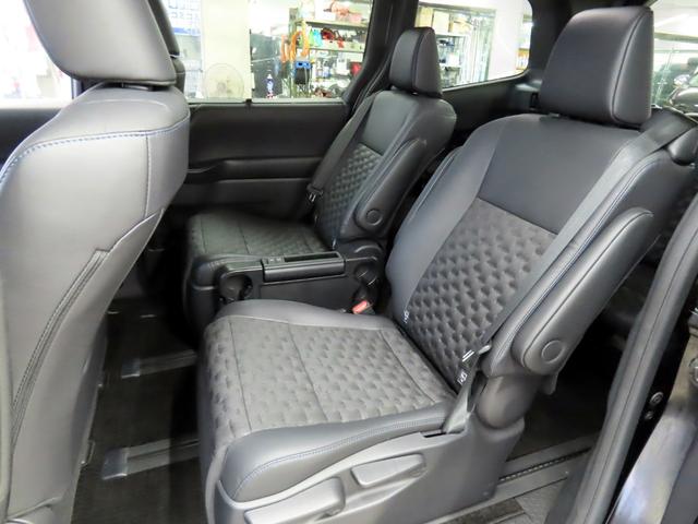 ヴォクシー ハイブリッドＳ－Ｚ　衝突軽減ブレーキ　ＬＤＡ　ＢＳＭ　ＡＣＣ　クリアランスソナー　ナビ（Ｔコネクト再登録でＲ１１年２月まで地図使用可）　Ｂｌｕｅｔｏｏｔｈ　バックカメラ　ハーフレザー　両パワスラ　パワーバック　１オーナー（24枚目）