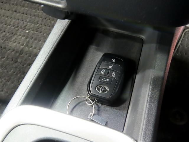 ヴォクシー ハイブリッドＳ－Ｚ　衝突軽減ブレーキ　ＬＤＡ　ＢＳＭ　ＡＣＣ　クリアランスソナー　ナビ（Ｔコネクト再登録でＲ１１年２月まで地図使用可）　Ｂｌｕｅｔｏｏｔｈ　バックカメラ　ハーフレザー　両パワスラ　パワーバック　１オーナー（53枚目）