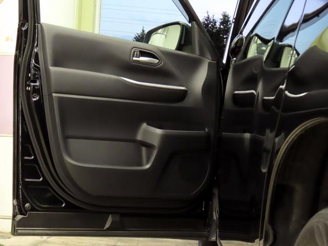 ヴォクシー ハイブリッドＳ－Ｚ　衝突軽減ブレーキ　ＬＤＡ　ＢＳＭ　ＡＣＣ　クリアランスソナー　ナビ（Ｔコネクト再登録でＲ１１年２月まで地図使用可）　Ｂｌｕｅｔｏｏｔｈ　バックカメラ　ハーフレザー　両パワスラ　パワーバック　１オーナー（55枚目）