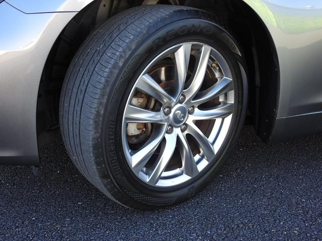 フーガ ２５０ＶＩＰ　メーカーＨＤＤナビ　フルセグ　アラウンドビューモニター　レザーシート　ＬＥＤヘッド　リヤサンシェード　リヤ読書灯　後期モデル　クルーズコントロール　ＥＴＣ（13枚目）