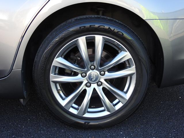 フーガ ２５０ＶＩＰ　メーカーＨＤＤナビ　フルセグ　アラウンドビューモニター　レザーシート　ＬＥＤヘッド　リヤサンシェード　リヤ読書灯　後期モデル　クルーズコントロール　ＥＴＣ（14枚目）