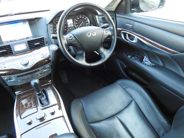 フーガ ２５０ＶＩＰ　メーカーＨＤＤナビ　フルセグ　アラウンドビューモニター　レザーシート　ＬＥＤヘッド　リヤサンシェード　リヤ読書灯　後期モデル　クルーズコントロール　ＥＴＣ（17枚目）