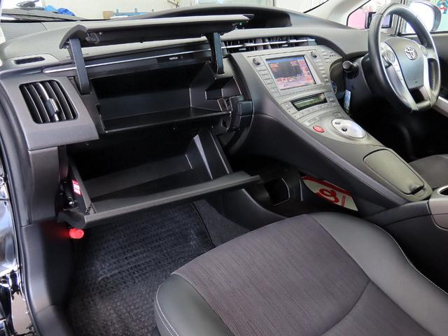 プリウス Ｇツーリングセレクション　ＴＲＤスポーツエアロ　ＬＥＤヘッドライト　純正ＨＤＤナビゲーション　フルセグＴＶ走行中視聴可　バックカメラ　パーキングアシスト　ＨＵＤ　禁煙車　クルーズコントロール　スマートキー　パワーシート（42枚目）