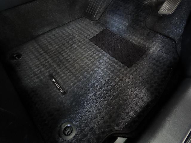 プリウス Ｇツーリングセレクション　ＴＲＤスポーツエアロ　ＬＥＤヘッドライト　純正ＨＤＤナビゲーション　フルセグＴＶ走行中視聴可　バックカメラ　パーキングアシスト　ＨＵＤ　禁煙車　クルーズコントロール　スマートキー　パワーシート（60枚目）