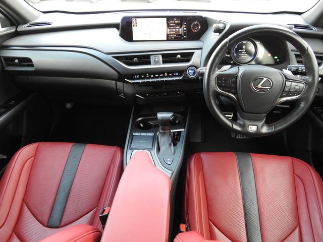ＵＸ ＵＸ２５０ｈ　Ｆスポーツ　ハイブリッド車　純正ナビ　フルセグ　全方位カメラ　赤レザーシート　３眼ＬＥＤヘッド　パワーバックドア　ＢＳＭ　ＥＴＣ　ドラレコ　タイヤ２０２４年製ポテンザ　禁煙車（2枚目）