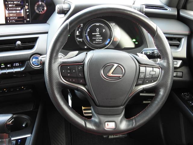 ＵＸ ＵＸ２５０ｈ　Ｆスポーツ　ハイブリッド車　純正ナビ　フルセグ　全方位カメラ　赤レザーシート　３眼ＬＥＤヘッド　パワーバックドア　ＢＳＭ　ＥＴＣ　ドラレコ　タイヤ２０２４年製ポテンザ　禁煙車（20枚目）