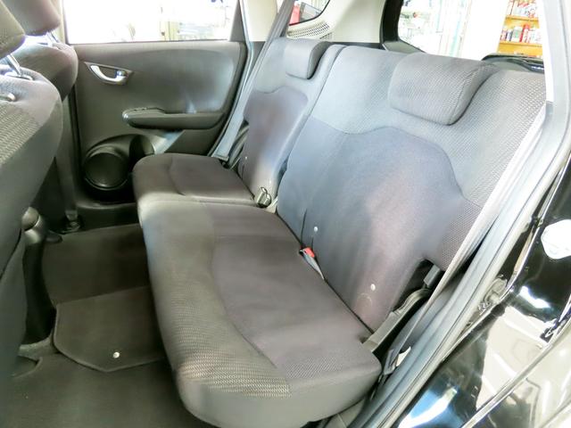 フィットハイブリッド スマートセレクション　ナビ　フルセグＴＶ　ＢｌｕｅｔｏｏｔｈＡｕｄｉｏ　バックモニター　ＨＩＤヘッドライト　オートライト　クルコン　ＥＴＣ　ステアスイッチ　電格ミラー　社外１５インチアルミホイール　キーレスキー　スペアキー（24枚目）