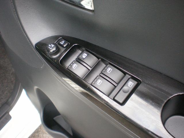 タント カスタムＲＳ　ターボ車　純正８インチナビ　フルセグＴＶ　バックカメラ　純正ドラレコ　ＥＴＣ　ＣＤ　ＤＶＤ再生　Ｂｌｕｅｔｏｏｔｈ　プッシュスタート　両側パワースライドドア　オートライト　純正１５インチＡＷ　禁煙車（13枚目）