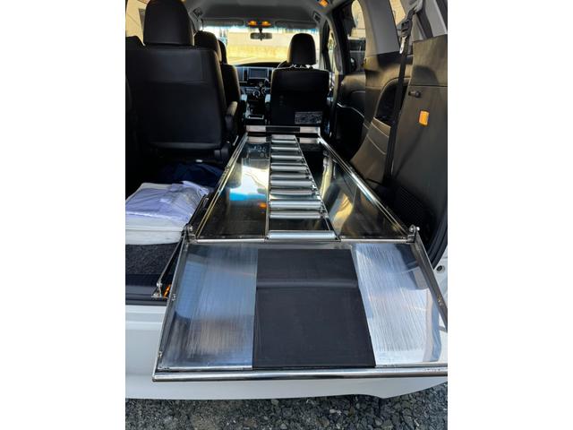 エスティマ アエラス　プレミアムエディション　ＫＫＳオリジナル寝台霊柩車（5枚目）