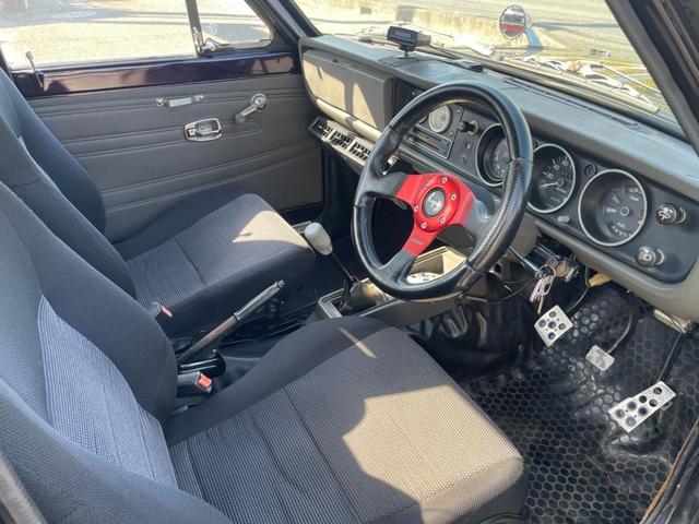 サニートラック ロングDX ローダウン ソレックス タコ足 エアロ オーバーフェンダー公認 クーラー NOX PM適合車 社外マフラー タコメーター MOMOステアリング 社外アルミ ETC 社外ボンネット(12枚目)