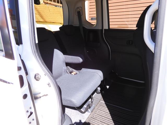 Ｎ－ＢＯＸカスタム Ｇ・Ｌパッケージ　禁煙車／ＵＳＢ入力付ステレオ／バックカメラ／両側スライド左パワースライドドア／スマートキー２本／ディスチャージヘッドライト／ＬＥＤスモール／オートエアコン／電格ウィンカードアミラー／純正１４ＡＷ／取説（16枚目）