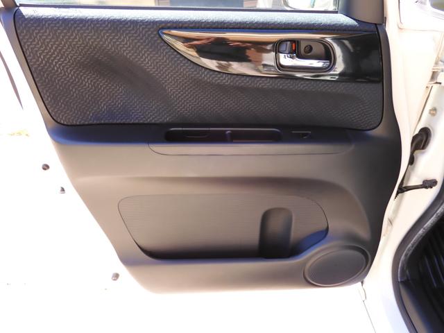 Ｎ－ＢＯＸカスタム Ｇ・Ｌパッケージ　禁煙車／ＵＳＢ入力付ステレオ／バックカメラ／両側スライド左パワースライドドア／スマートキー２本／ディスチャージヘッドライト／ＬＥＤスモール／オートエアコン／電格ウィンカードアミラー／純正１４ＡＷ／取説（65枚目）