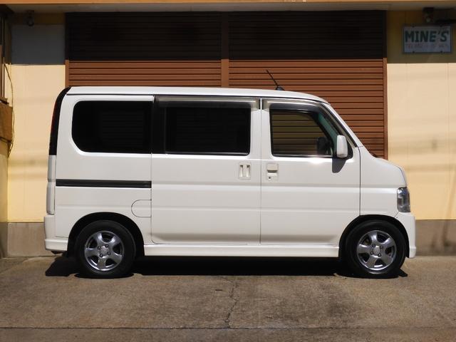バモス Lローダウン 禁煙車/肘掛け付き運転席シート/後期可倒式ドアミラー/キーレス・スペアキー/両側スライドドア/ヘッドライトレベライザー/フォグランプ/純正13アルミ/CDステレオ/純正フロアマット/ドアバイザー/取説(8枚目)