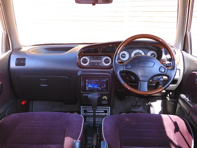 ミラジーノ ジーノ　禁煙車／走行９５０００ｋｍ／ウッドコンビステアリング／ウッドパネル／フロアマット／ＵＳＢ入力オーディオ／キーレス／エアバック／エアコン／パワステ／パワーウィンド／ボディー磨きインテリアクリーニング済み（13枚目）