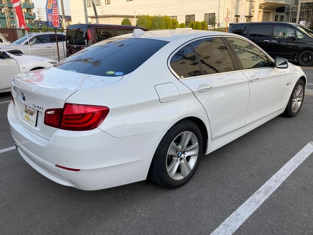 ５２８ｉ　サンルーフ　革シート　パワーシート　ナビ　バックカメラ(8枚目)