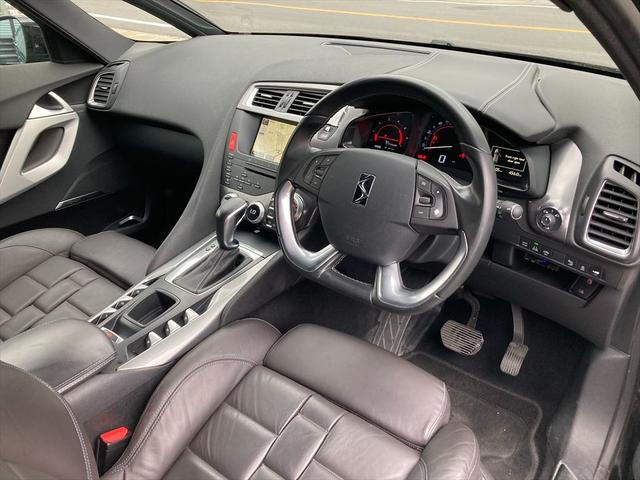 ＤＳ５ シック　ブルーＨＤｉ　レザーパッケージ　ディーラー車／右ハンドル／ＭＴモード付／ディーゼルターボ車／サンルーフ／ナビ／バックカメラ／パワーシート／スマートキー／シートヒーター／ＨＩＤヘッドライト／フォグ／純正アルミホイール（17枚目）