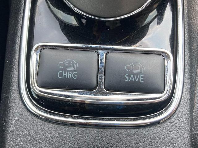 アウトランダーＰＨＥＶ Ｇナビパッケージ　４ＷＤ／衝突軽減機能／パドルシフト／ナビ／地デジＴＶ／バックカメラ／ＤＶＤ再生機能／スマートキー／プッシュスタート／シートヒーター機能／ＥＴＣ／電動バックドア／アルミホイール（40枚目）